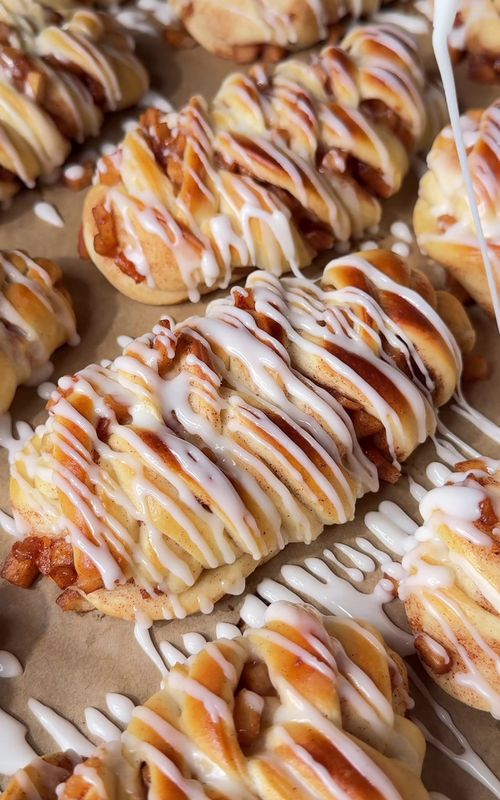 Twisted Apple Pie Rolls