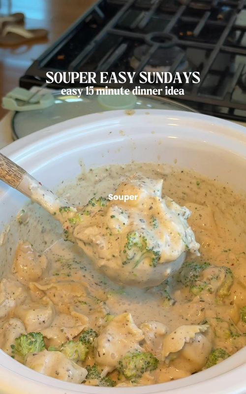 Slow Cooker Chicken Alfredo Tortellini Soup