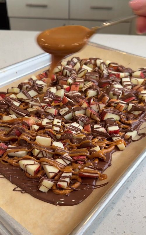 PB Caramel Apple Bark (Peanut Butter Caramel Apple Treat)