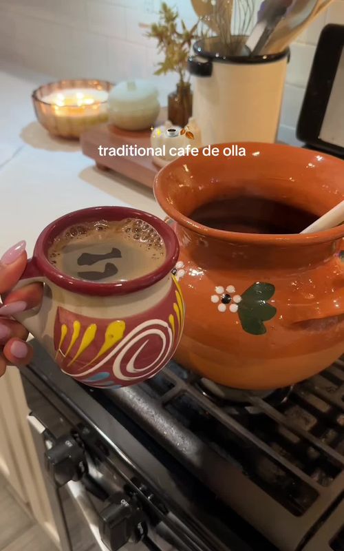 Cafe de Olla (Traditional Mexican Spiced Coffee)