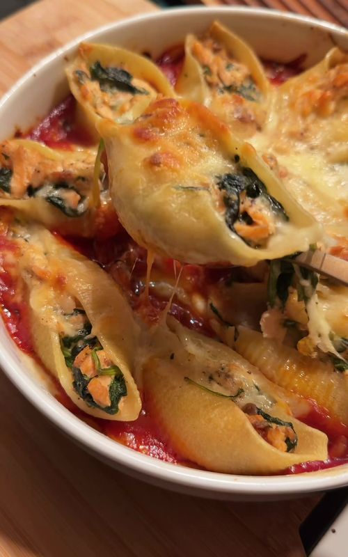 Creamy Salmon Stuffed Shells
